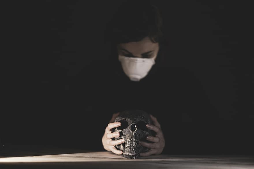 Article : Le masque de la terreur